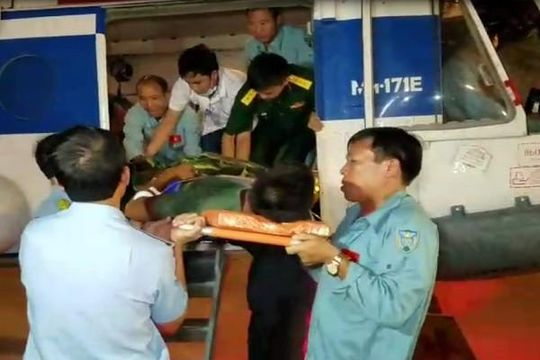 Bệnh viện Quân y 175 điều trị một chiến sĩ bị thương trên đảo Thổ Chu