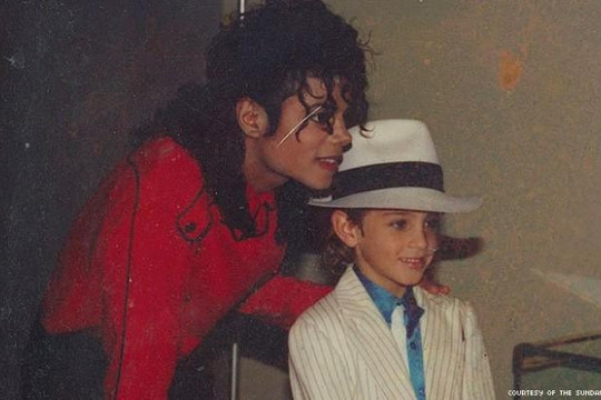 Bộ phim tài liệu tố cáo quá khứ ấu dâm của Michael Jackson gây chấn động
