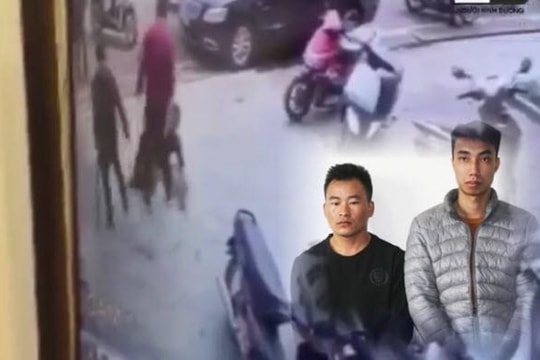 Clip 2 thanh niên máu lạnh đánh người trộm bó đào đến chết ở Lào Cai