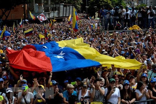 Colombia cấm Tổng thống Venezuela Maduro nhập cảnh