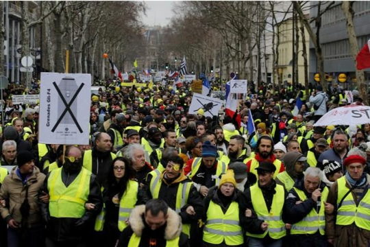 Phe ‘Áo vàng’ xuống đường biểu tình tuần thứ 12 liên tiếp tại Pháp