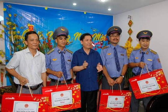 Bộ trưởng Nguyễn Văn Thể kiểm tra an toàn giao thông tại ga Sài Gòn