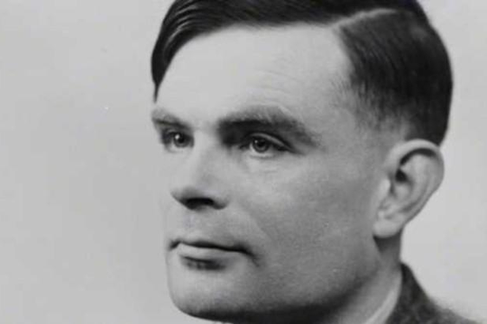 Nhà khoa học đồng tính Alan Turing được vinh danh ‘Nhân vật vĩ đại nhất thế kỷ 20’