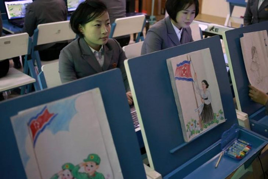 Triều Tiên giương cờ trung thành với lãnh đạo Kim Jong-un 
