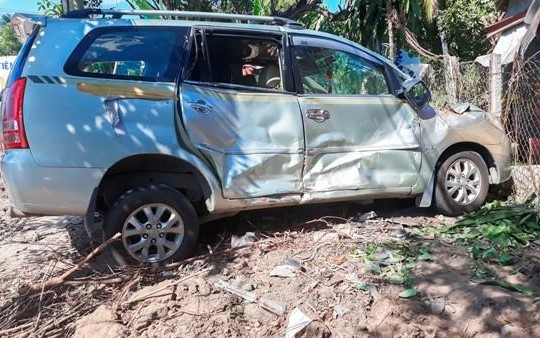 Vĩnh Long: 27 hành khách thoát chết khi xe khách mất phanh 