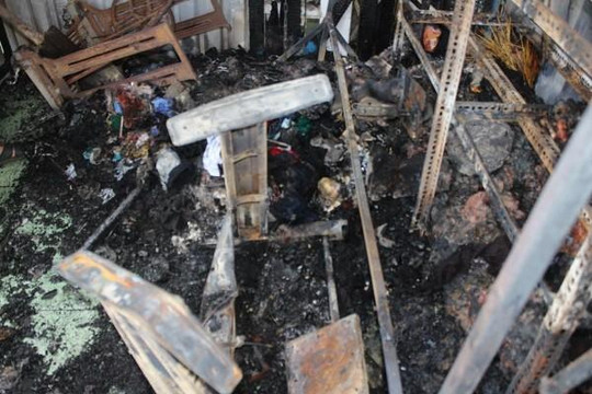 Bạc Liêu: Nghi vấn tiệm sửa quần áo bị phóng hỏa