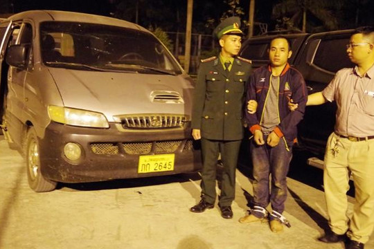 Hà Tĩnh bắt vụ vận chuyển gần 3 tạ ma túy đá qua biên giới