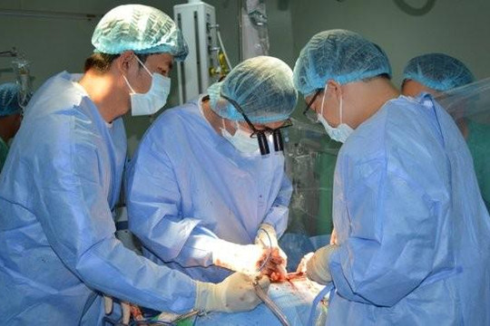 Việt kiều Mỹ phẫu thuật tim tại Cần Thơ