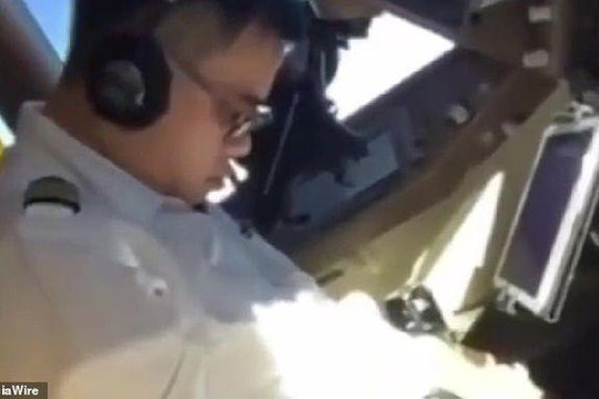 Phi công China Airlines ngủ gật khi đang lái máy bay chở khách