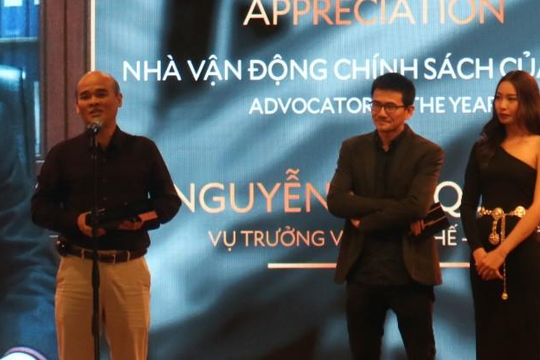 Vụ trưởng Bộ Y tế được cộng đồng LGBT Việt vinh danh là ‘Nhân vật của năm'