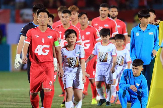 Viettel 0-2 Hà Nội FC: Derby Hà thành, thách thức nhà vô địch 