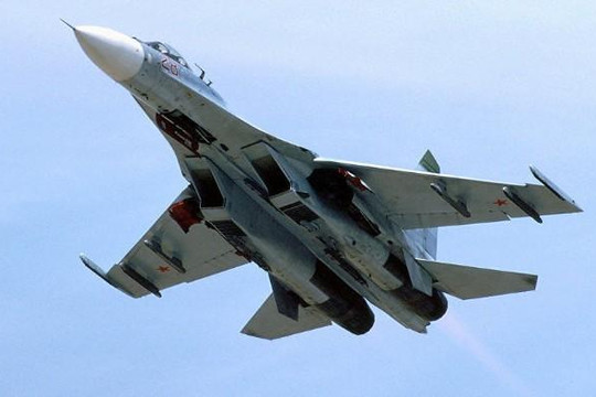 Chiến đấu cơ Su-27 chặn máy bay do thám Mỹ gần không phận Nga