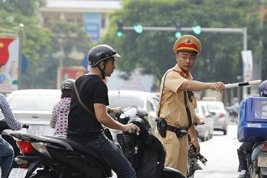 Ông Khuất Việt Hùng: Đòi CSGT phải chứng minh vi phạm là đi ngược các nước
