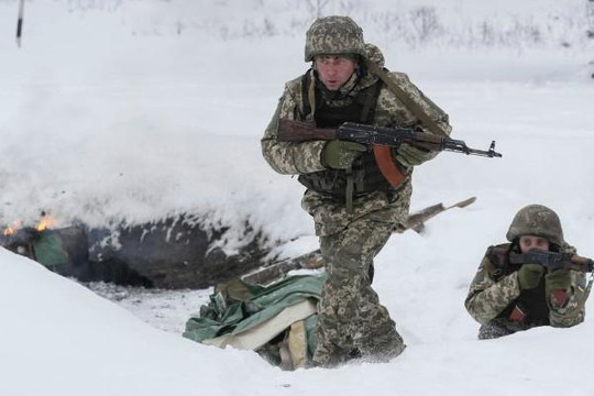 Chỉ huy quân đội Ukraine tuyên bố sẵn sàng tấn công mọi kẻ thù