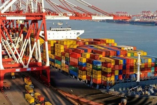 Xuất khẩu giảm 20,7% trong tháng 2, Trung Quốc có nguy cơ 'suy thoái thương mại'