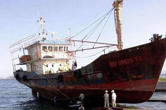 Vụ 12 tàu cá vỏ thép vừa đóng mới đã hỏng: Làm giả hồ sơ máy tàu