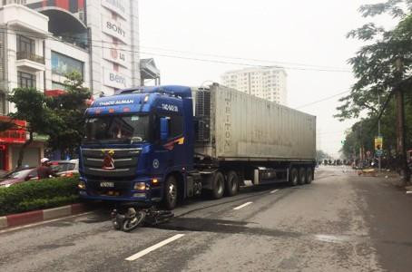 Nghệ An: Va chạm xe container, một người tử vong tại chỗ