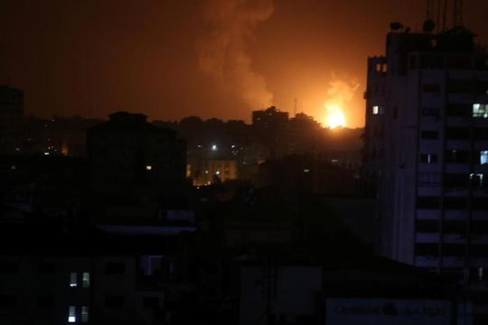 Israel trả đũa Hamas sau khi Tel Aviv bị tấn công tên lửa 