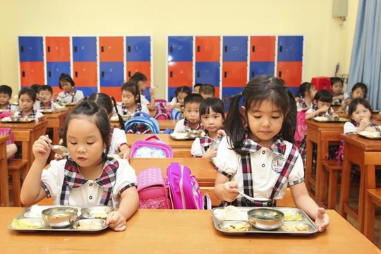 Hà Nội: Trường học tăng cường giám sát an toàn thực phẩm trong bữa ăn bán trú