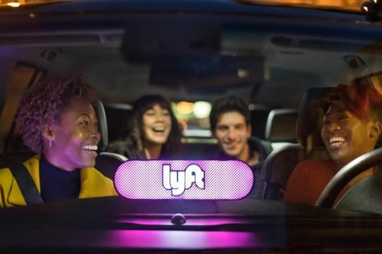 Lyft sẽ IPO để giành khách ‘đi xe chung’ với Uber
