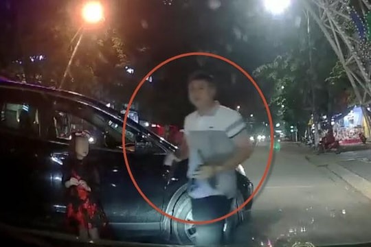 Clip chồng chặn taxi chở vợ ở Hà Tĩnh, dí dao vào cổ tài xế vì 'trả lời không đàng hoàng'