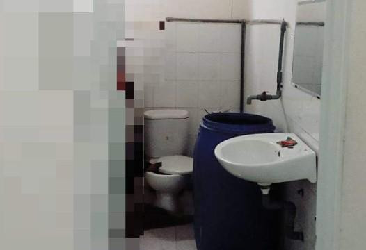 Kiên Giang: Một người chết trong tư thế treo cổ trong nhà vệ sinh bưu điện