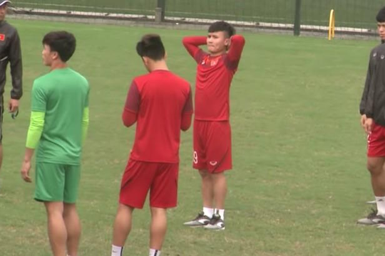 U.23 Việt Nam vui vẻ trước trận quyết định với Thái Lan 