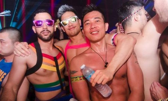 Nguy cơ lây nhiễm HIV đối với người đồng tính nam tại lễ hội Songkran