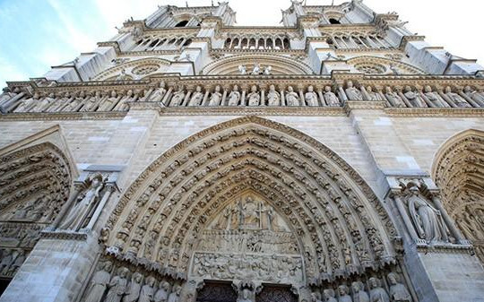 Vẻ đẹp cổ kính của Nhà thờ Đức Bà Paris trước khi bị cháy