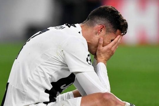 Thực hư việc Ronaldo suy sụp muốn rời Juventus vì bị loại khỏi Champions League