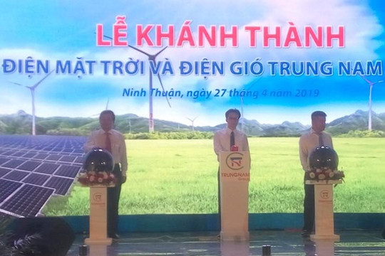 Phó thủ tướng Vũ Đức Đam dự lễ khánh thành tổ hợp trang trại Năng lượng tái tạo tại Ninh Thuận