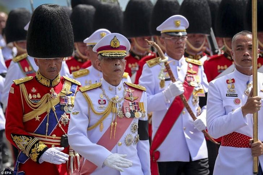 Vua Thái Lan lập Đại tướng Suthida làm hoàng hậu