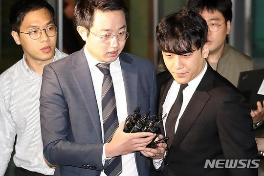 Seungri được thả về sau khi tòa án từ chối lệnh bắt giữ