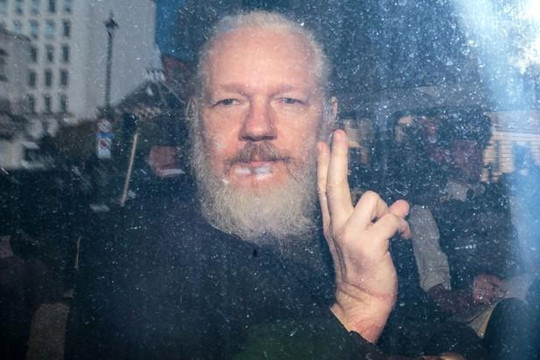 Mỹ, Thụy Điển cùng đòi  dẫn độ ông chủ WikiLeaks 