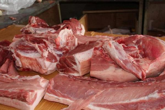 Mang thịt lợn trái phép sang Hàn Quốc sẽ bị phạt gần 200 triệu đồng