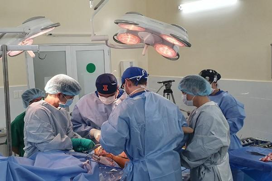 50 bệnh nhân nghèo được Bệnh viện Quân y 175 thay khớp miễn phí