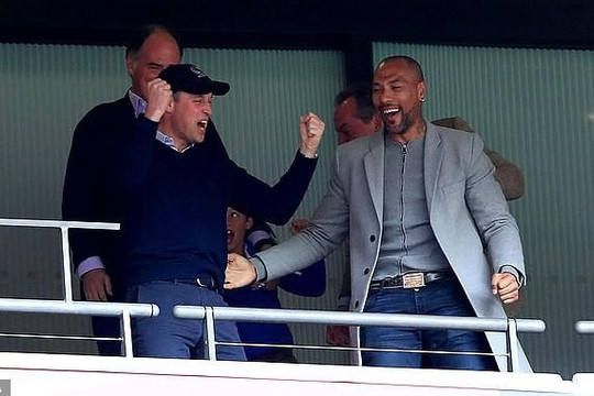Hoàng tử William phấn khích khi Aston Villa giành vé trở lại Ngoại hạng Anh 