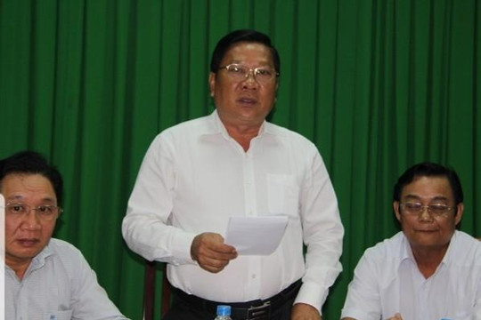 Sóc Trăng: Phó bí thư ‘sửa lưng’ Phó chủ tịch tỉnh vì nói mình đi du lịch với ‘đại gia xăng giả’ Trịnh Sướng
