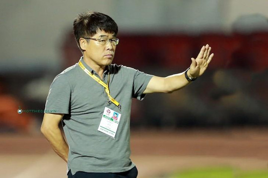 CLB của Quế Ngọc Hải sa thải HLV người Hàn Quốc trước thềm lượt về V.League