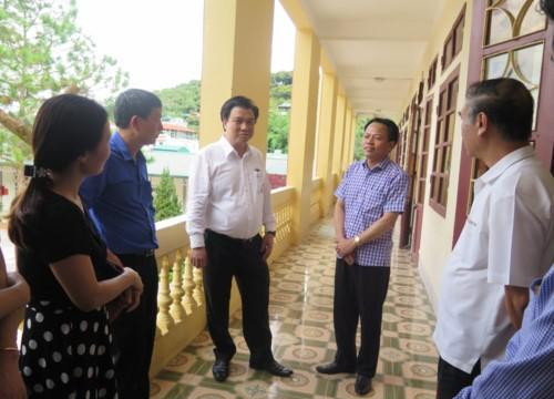Thứ trưởng Bộ GD-ĐT trực tiếp kiểm tra công tác chuẩn bị thi THPT Quốc gia của Sơn La 
