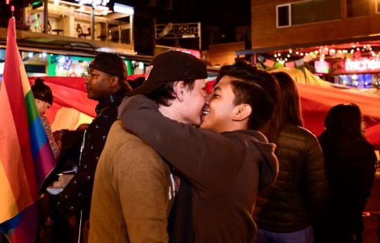 Ecuador hợp pháp hóa hôn nhân đồng giới