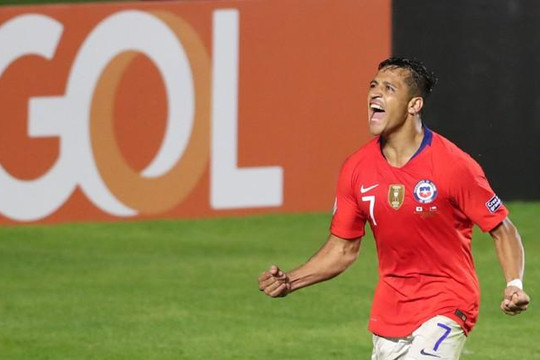 Sanchez có bàn thắng thứ 2 tại Copa America giúp Chile vượt qua vòng bảng 
