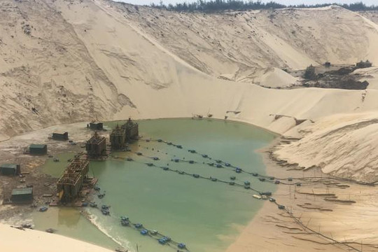Quảng Bình: Sụt cát tại mỏ titan vùi chết một công nhân