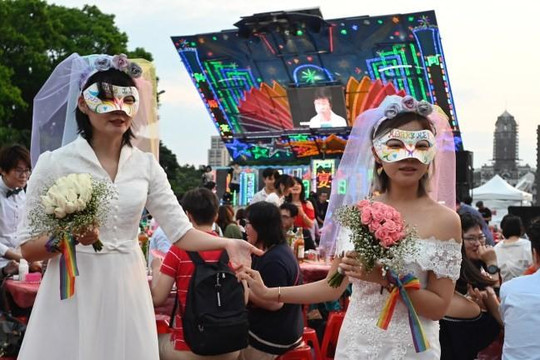 Đài Loan: Hơn 1.000 cặp đôi đồng tính đăng ký kết hôn trong tháng đầu tiên