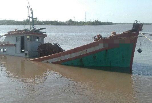 Tàu hàng quốc tịch Singapore đâm chìm tàu cá của ngư dân Cà Mau 