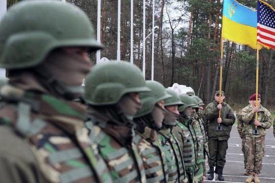Thượng viện Mỹ phê chuẩn viện trợ 300 triệu USD cho quân đội Ukraine