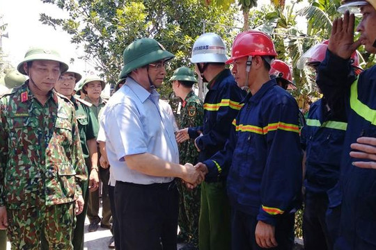 Trưởng ban tổ chức Trung ương kiểm tra việc chữa cháy rừng tại Hà Tĩnh