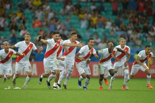 Đại thắng ĐKVĐ Chi-lê, Peru gặp chủ nhà Brazil ở chung kết Copa America