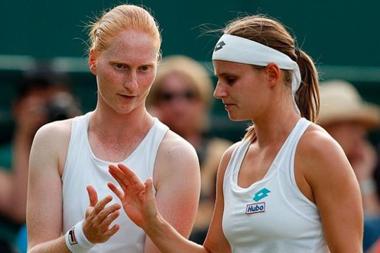 Cặp đôi đồng tính nữ đầu tiên thi đấu cùng nhau tại giải Wimbledon