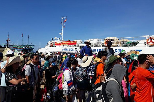 Quảng Ngãi: Chuẩn bị thu phí khách lên đảo Lý Sơn